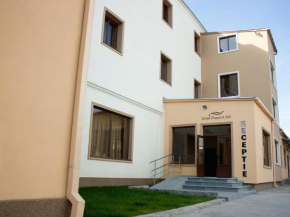 Гостиница Hotel Dusan si Fiul Resita Nord  Решица